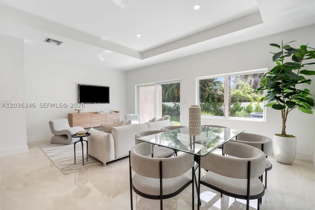 1555 NW 94th Way Coral Springs FL 33071