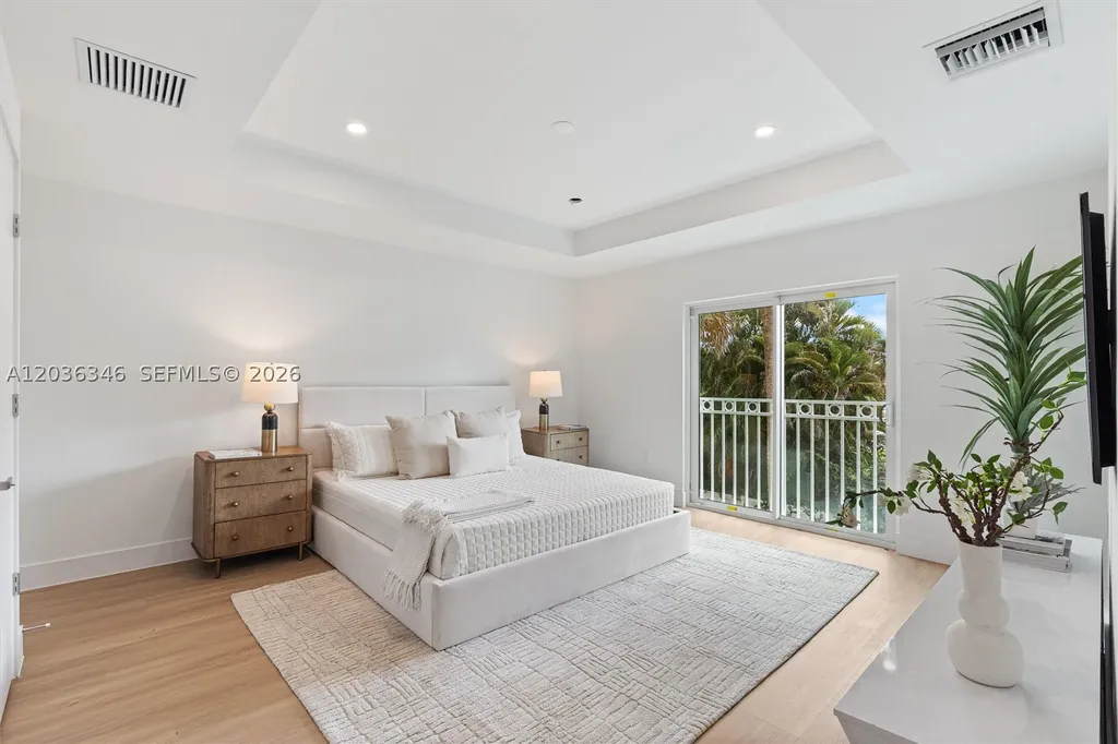 1555 NW 94th Way Coral Springs FL 33071