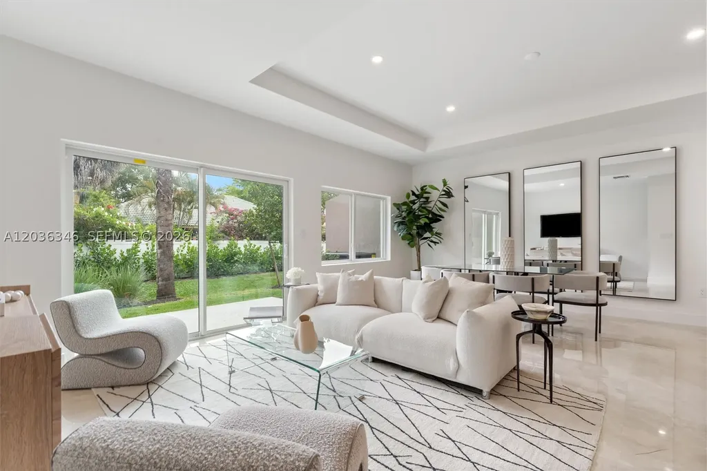 1555 NW 94th Way Coral Springs FL 33071