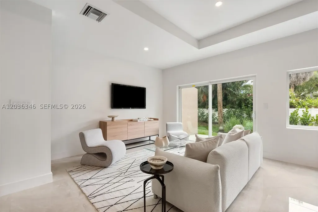 1555 NW 94th Way Coral Springs FL 33071