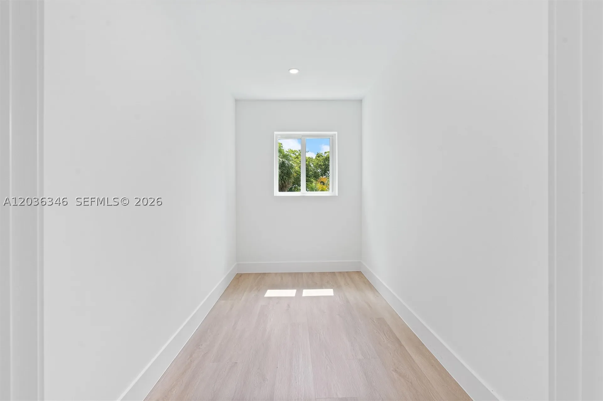 1555 NW 94th Way Coral Springs FL 33071