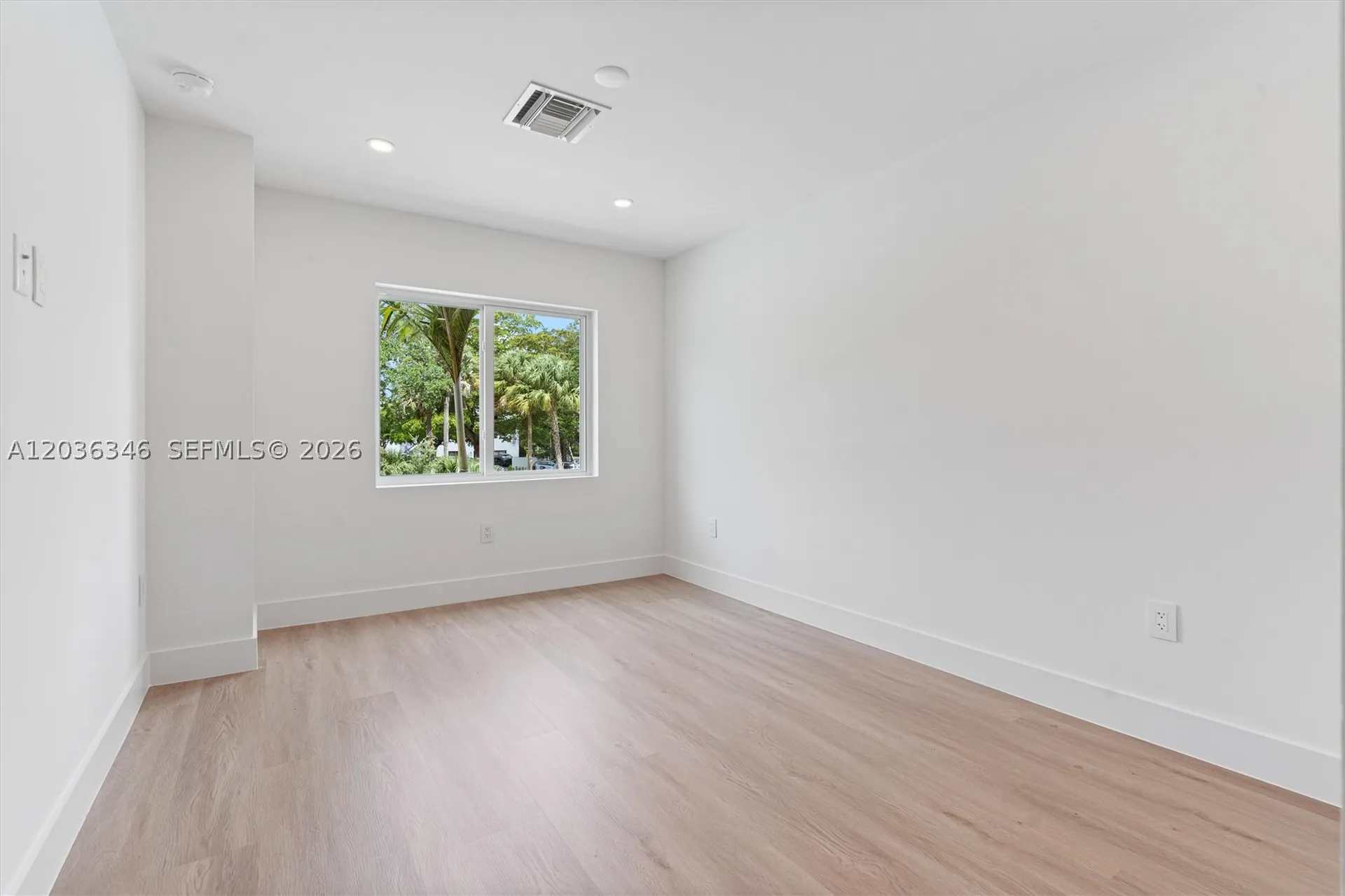 1555 NW 94th Way Coral Springs FL 33071