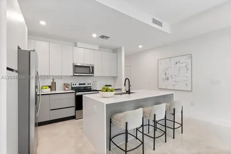 1555 NW 94th Way Coral Springs FL 33071