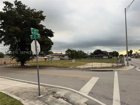 291 W 49th Street Hialeah FL 33012