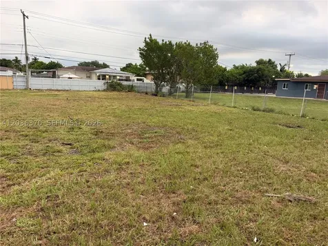 291 W 49th Street Hialeah FL 33012