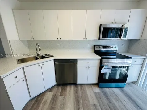 5705 NW 109th Avenue Doral FL 33178
