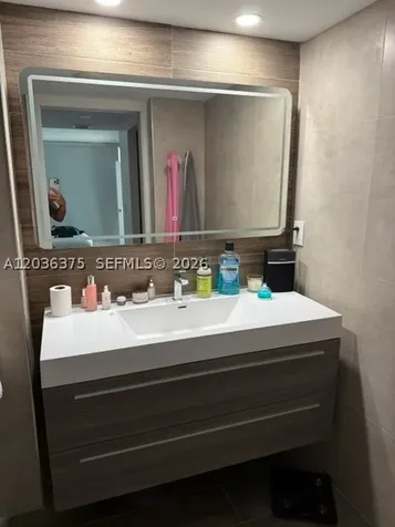 3375 N Country Club Drive Aventura FL 33180