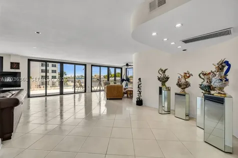 3100 NE 48th Street Fort Lauderdale FL 33308