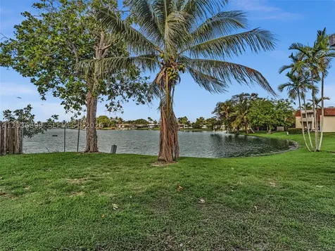 8902 Palm Tree Lane Pembroke Pines FL 33024