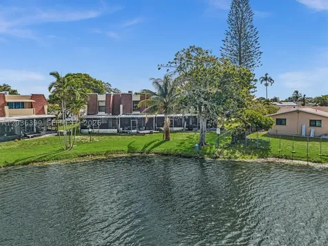 8902 Palm Tree Lane Pembroke Pines FL 33024