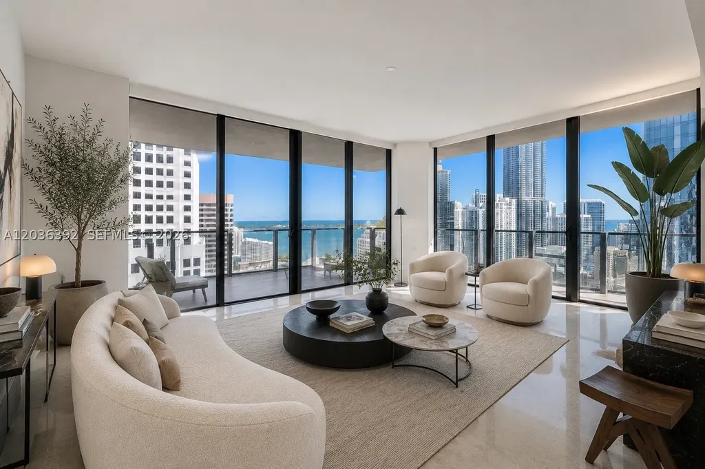 68 SE 6th Street Miami FL 33131