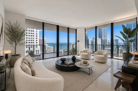 68 SE 6th Street Miami FL 33131