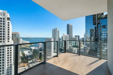 68 SE 6th Street Miami FL 33131