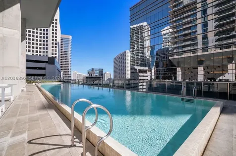 68 SE 6th Street Miami FL 33131