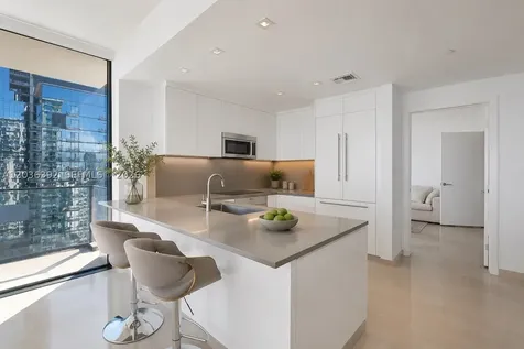 68 SE 6th Street Miami FL 33131