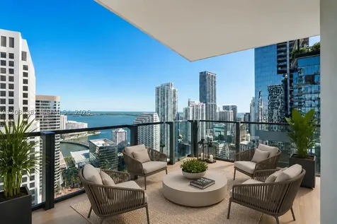 68 SE 6th Street Miami FL 33131