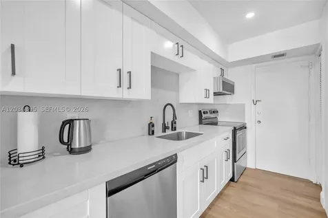 Hallandale Beach FL 33009