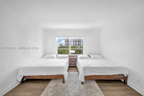 Hallandale Beach FL 33009