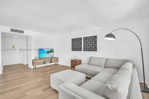 Hallandale Beach FL 33009