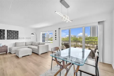 Hallandale Beach FL 33009