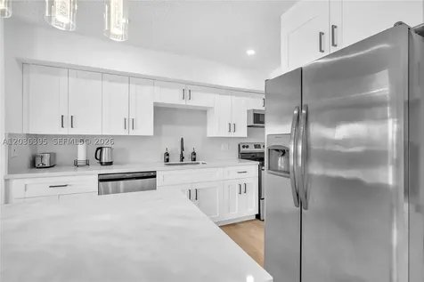 Hallandale Beach FL 33009