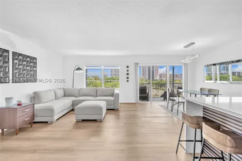 Hallandale Beach FL 33009