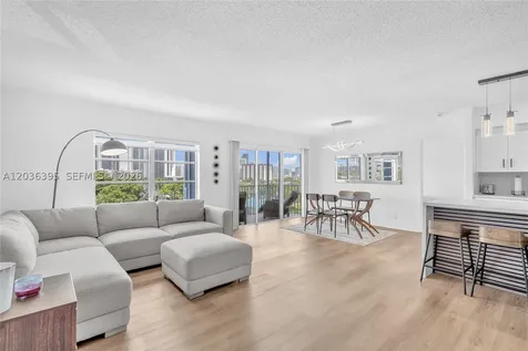 Hallandale Beach FL 33009