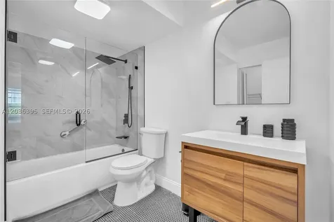 Hallandale Beach FL 33009