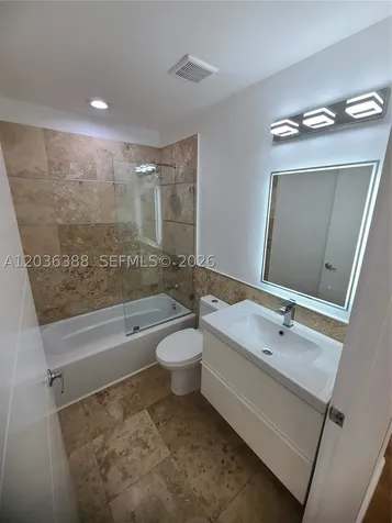 825 Michigan Avenue Miami Beach FL 33139