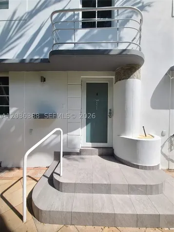 825 Michigan Avenue Miami Beach FL 33139