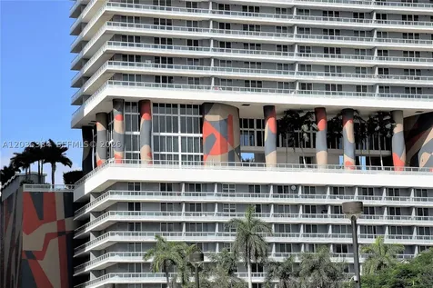 50 Biscayne Bl Miami FL 33132