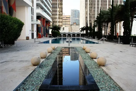 50 Biscayne Bl Miami FL 33132