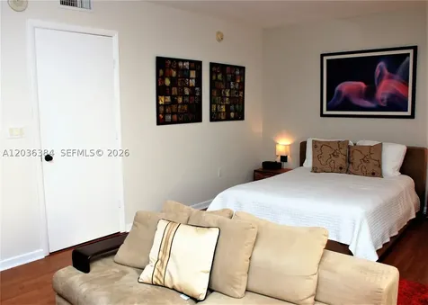 50 Biscayne Bl Miami FL 33132