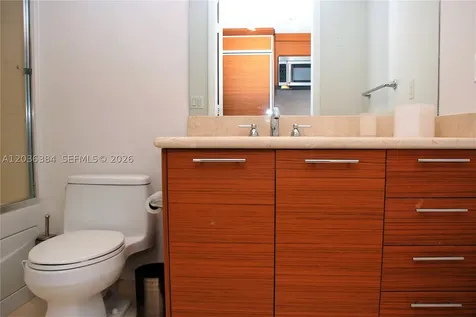 50 Biscayne Bl Miami FL 33132