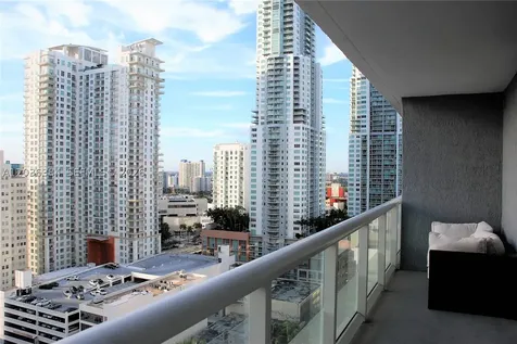 50 Biscayne Bl Miami FL 33132