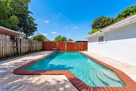920 NW 35th Avenue Miami FL 33125