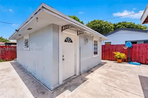 920 NW 35th Avenue Miami FL 33125
