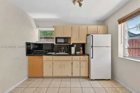 920 NW 35th Avenue Miami FL 33125