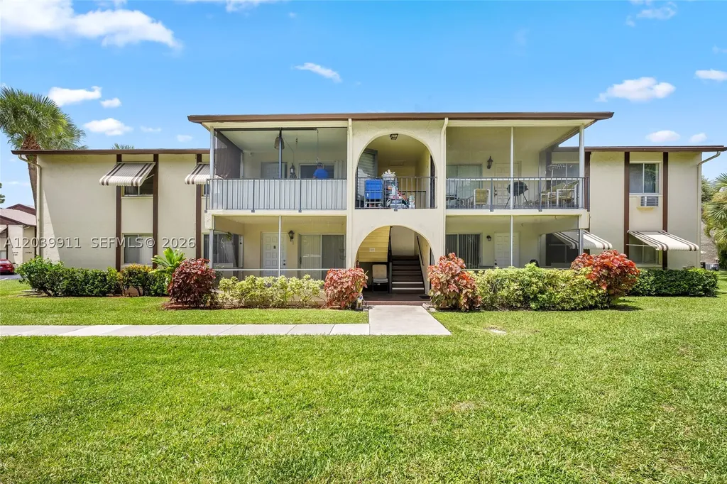 5839 La Pinata Boulevard Green Acres FL 33463