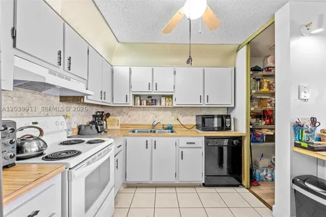 5839 La Pinata Boulevard Green Acres FL 33463