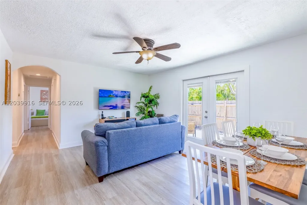 6801 Park Street Hollywood FL 33024