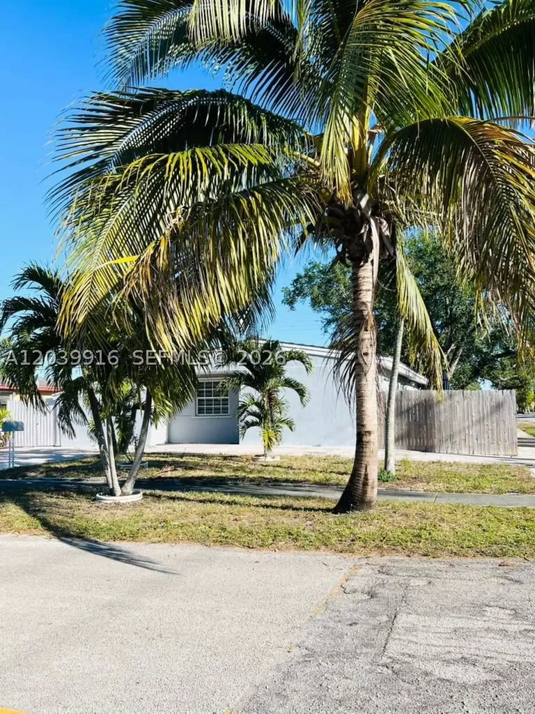 6801 Park Street Hollywood FL 33024