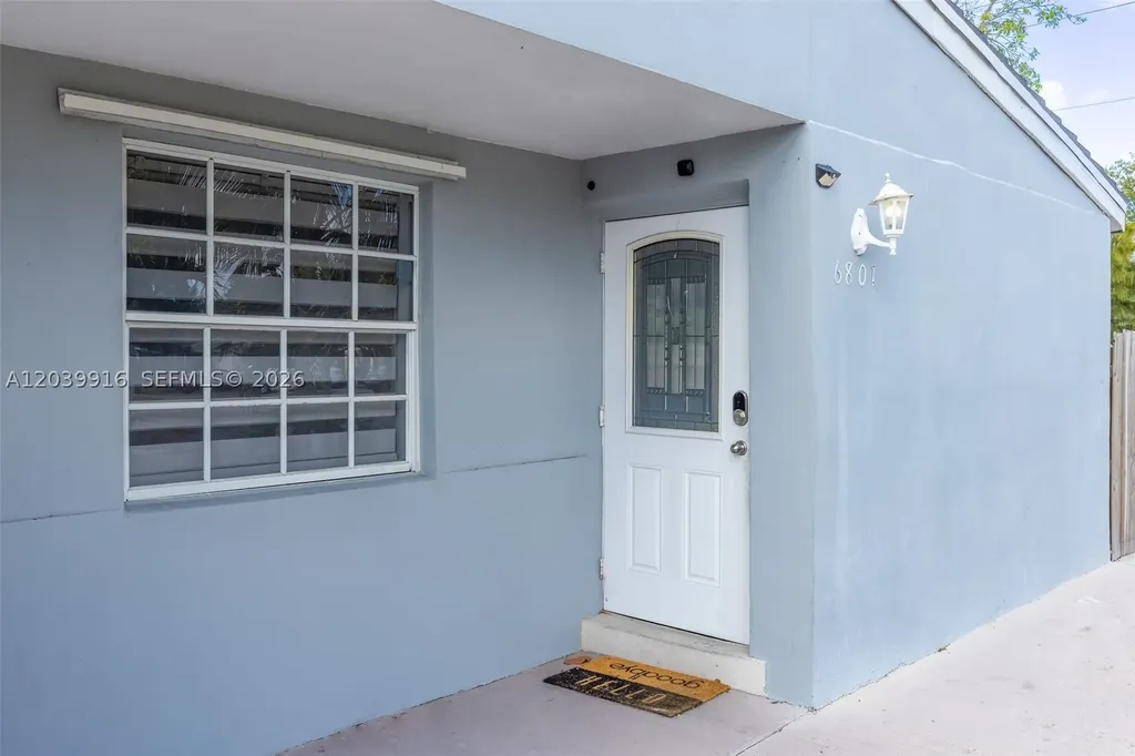 6801 Park Street Hollywood FL 33024