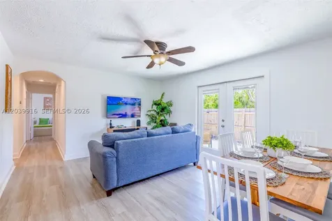 6801 Park Street Hollywood FL 33024