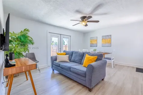 6801 Park Street Hollywood FL 33024