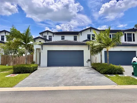 2950 Park Place Dania Beach FL 33312