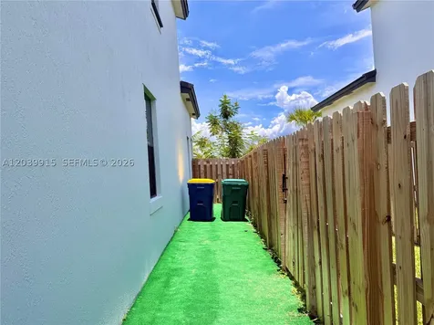 2950 Park Place Dania Beach FL 33312