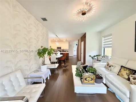 2950 Park Place Dania Beach FL 33312
