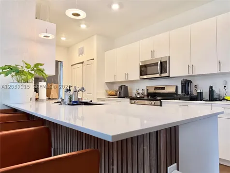 2950 Park Place Dania Beach FL 33312