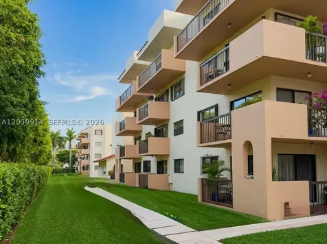 995 SW 84th Avenue Miami FL 33144